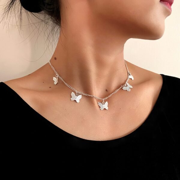 Gold Chain Butterfly Pendant Choker for Women - Imagen 7