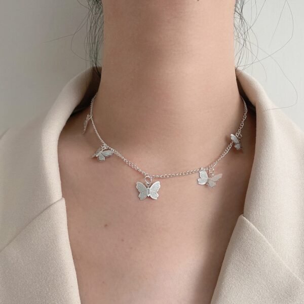 Gold Chain Butterfly Pendant Choker for Women - Imagen 8